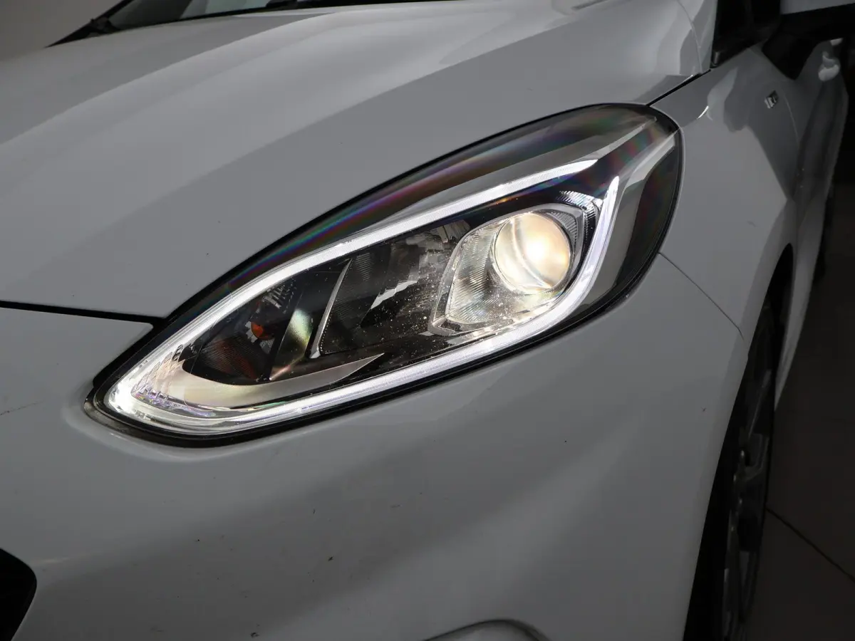 1.0 E.B. ST-LINE + CARPLAY | DAB | 17 INCH | NAVIGATIE | VOORRUITVERWARMING