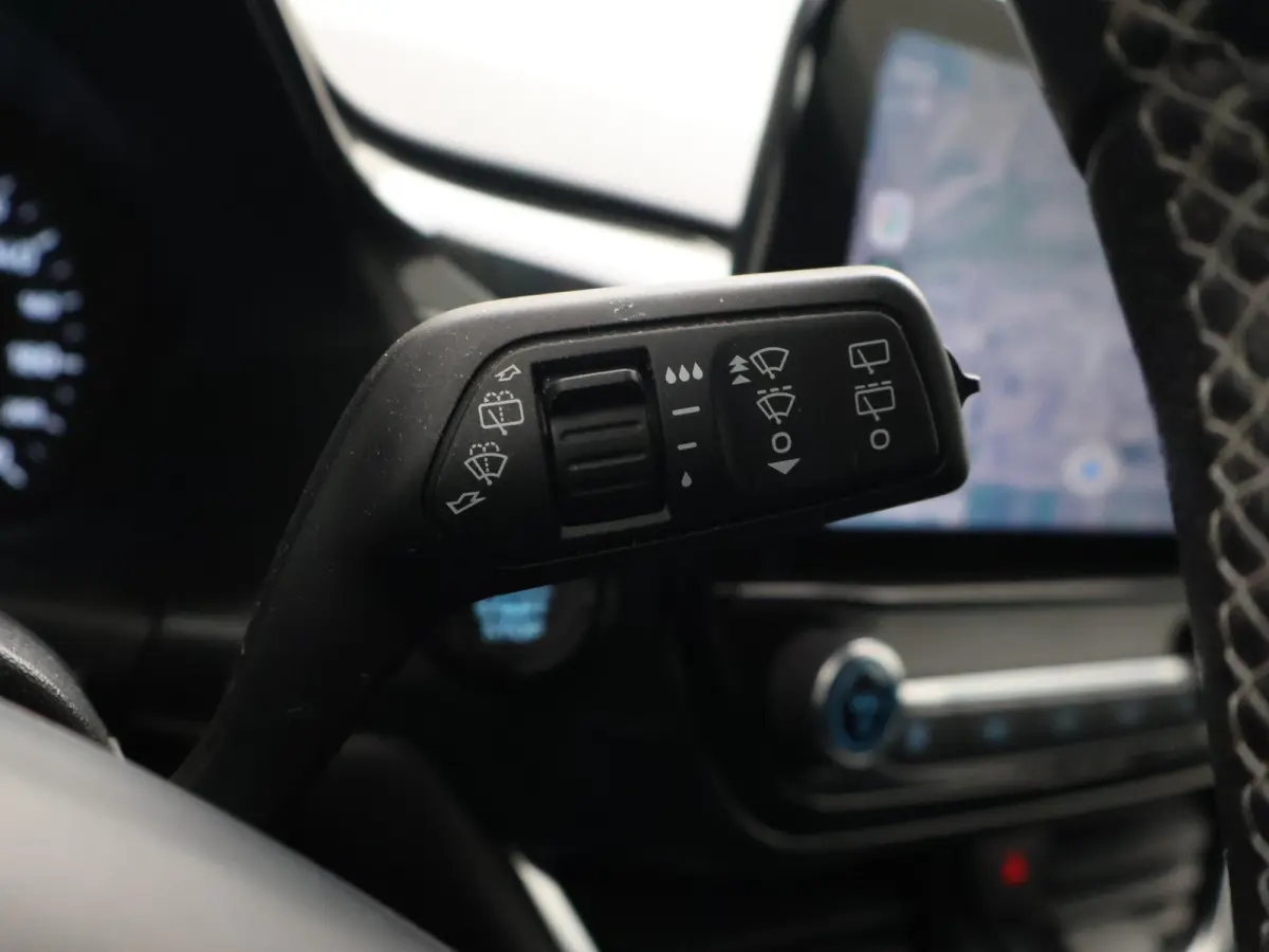 1.0 E.B. ST-LINE + CARPLAY | DAB | 17 INCH | NAVIGATIE | VOORRUITVERWARMING