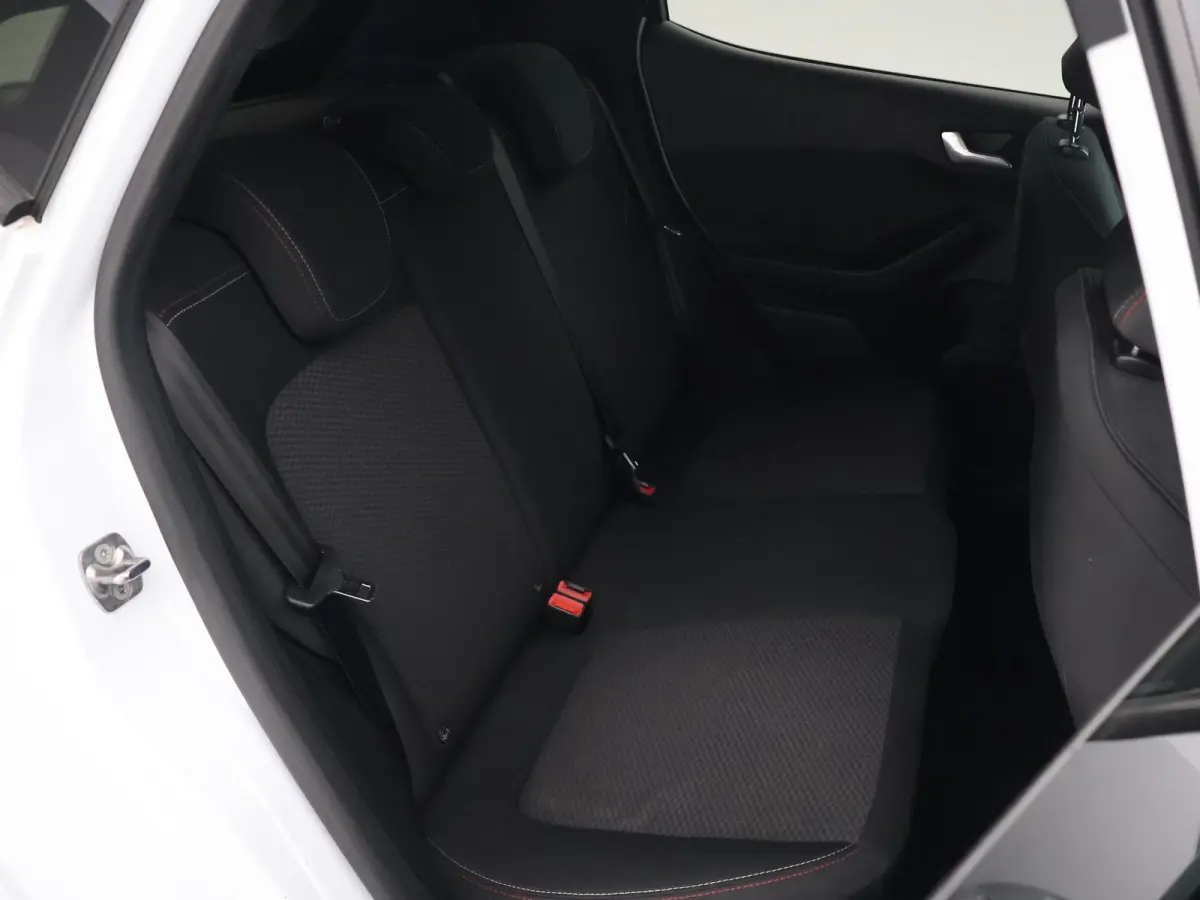 1.0 E.B. ST-LINE + CARPLAY | DAB | 17 INCH | NAVIGATIE | VOORRUITVERWARMING