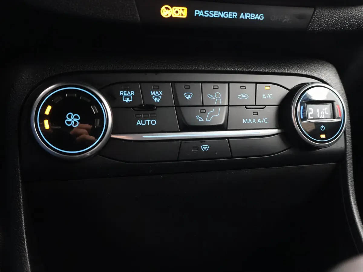 1.0 E.B. ST-LINE + CARPLAY | DAB | 17 INCH | NAVIGATIE | VOORRUITVERWARMING