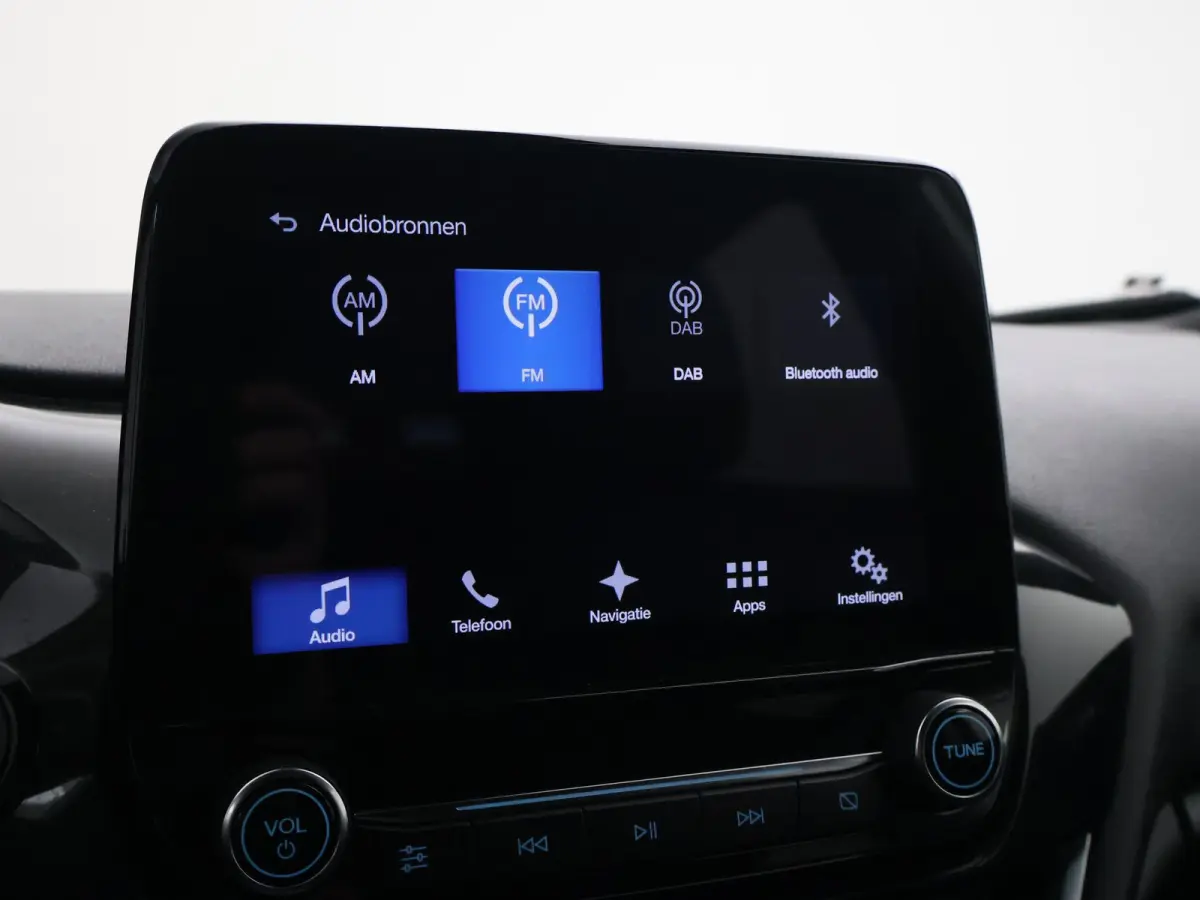 1.0 E.B. ST-LINE + CARPLAY | DAB | 17 INCH | NAVIGATIE | VOORRUITVERWARMING