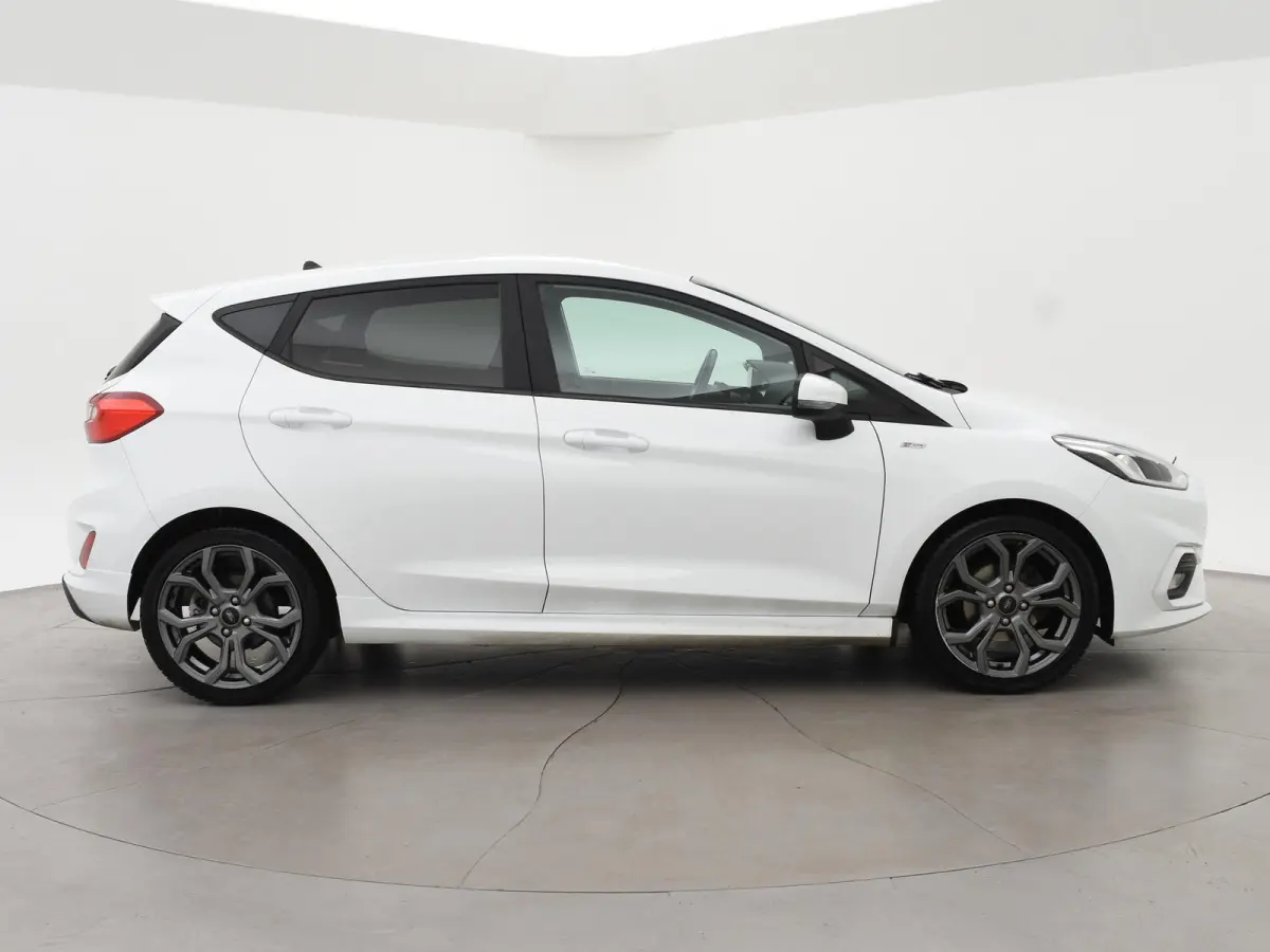 1.0 E.B. ST-LINE + CARPLAY | DAB | 17 INCH | NAVIGATIE | VOORRUITVERWARMING