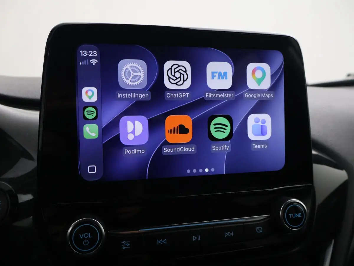 1.0 E.B. ST-LINE + CARPLAY | DAB | 17 INCH | NAVIGATIE | VOORRUITVERWARMING