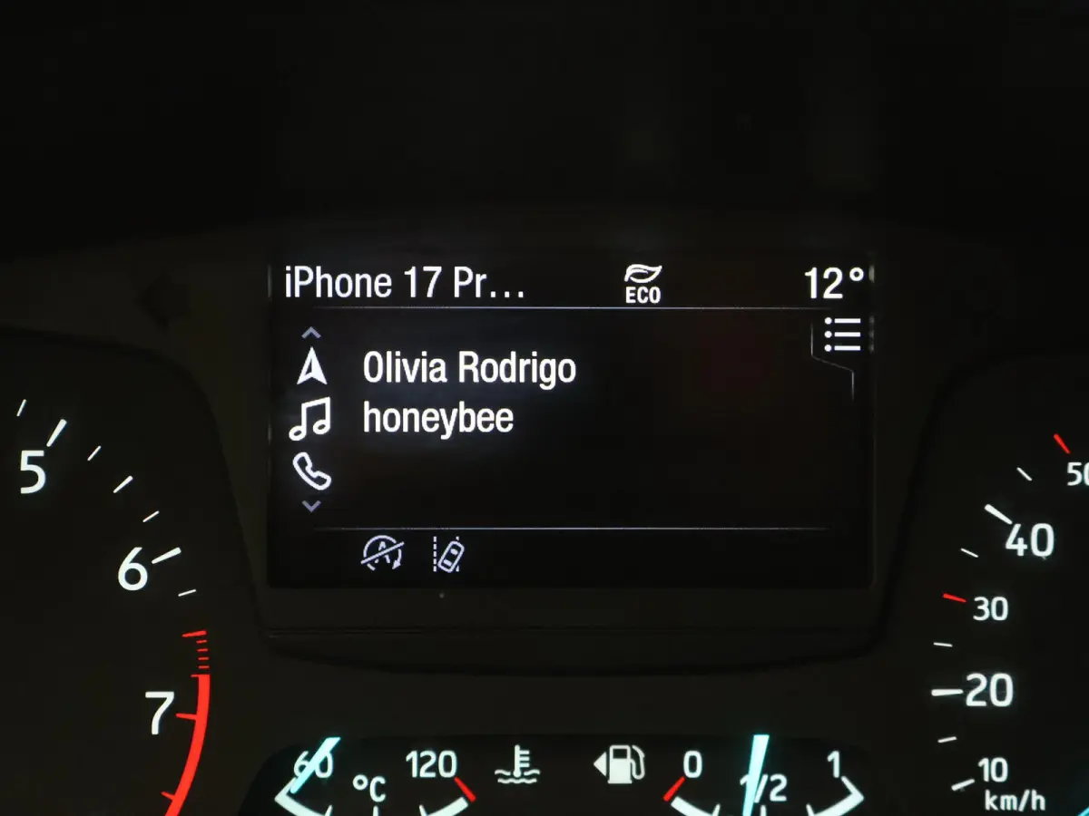 1.0 E.B. ST-LINE + CARPLAY | DAB | 17 INCH | NAVIGATIE | VOORRUITVERWARMING