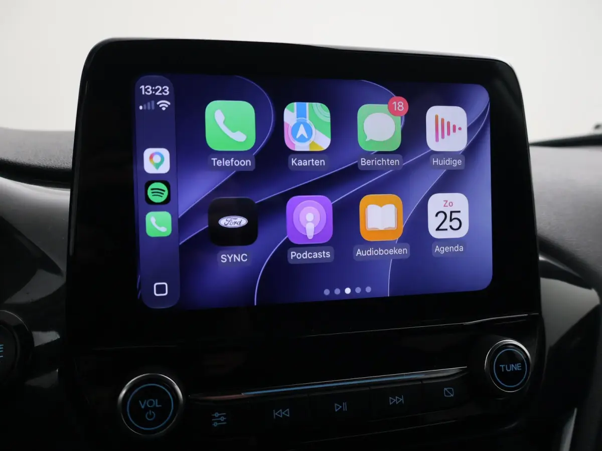 1.0 E.B. ST-LINE + CARPLAY | DAB | 17 INCH | NAVIGATIE | VOORRUITVERWARMING