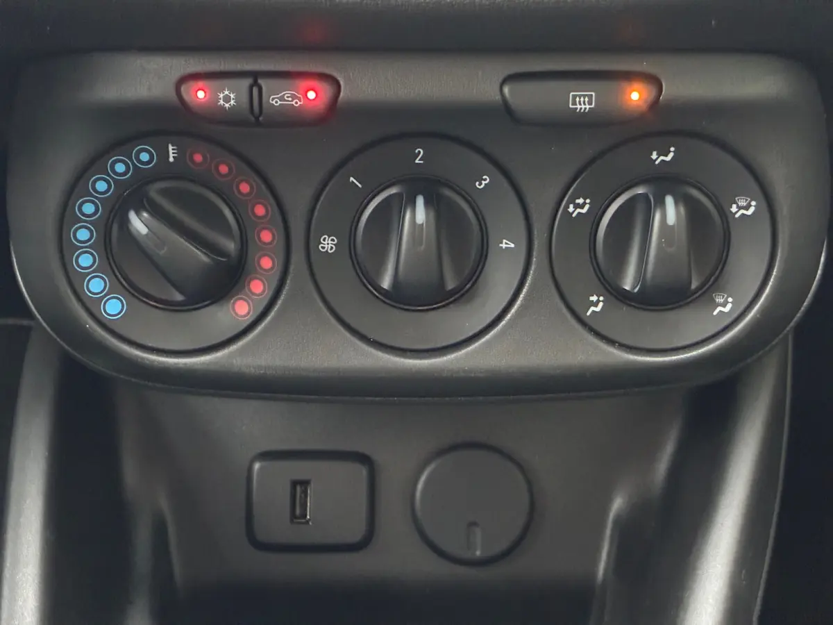 1.4 Favourite|Airco|CarPlay|Trekhaak|PDC|NAP|Elektr.ramen|LM-Velgen|Nieuwe APK|