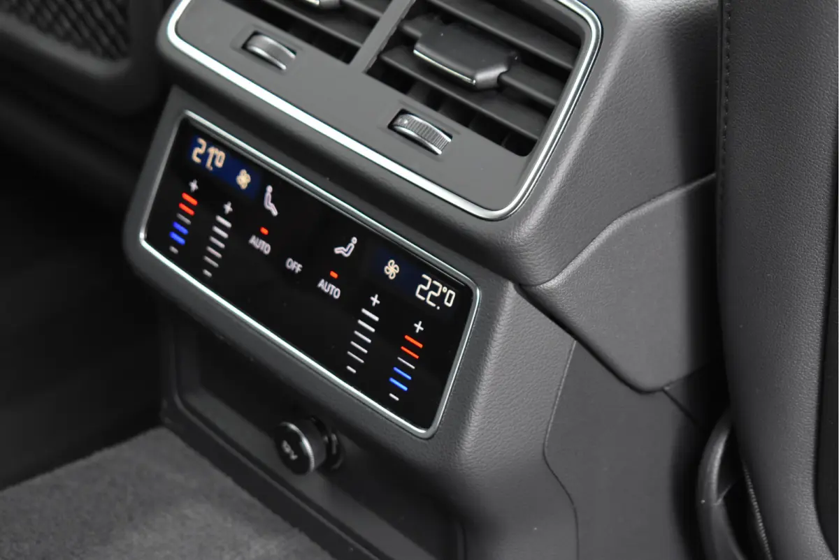 55 TFSI e Quattro S-Line Competition Pano Soft-Close Matrix HD Navi Sfeer ACC Keyless S6 Diffusor 21 Inch Velgen