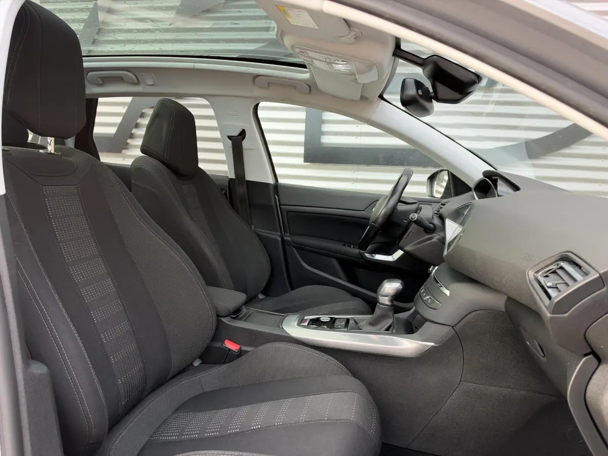 1.2 PureTech Blue Lease Premium Navi|Pano|Camera|Clima|Cruise|Stoelverwarming|N.A.P|APK tot 05-2027
