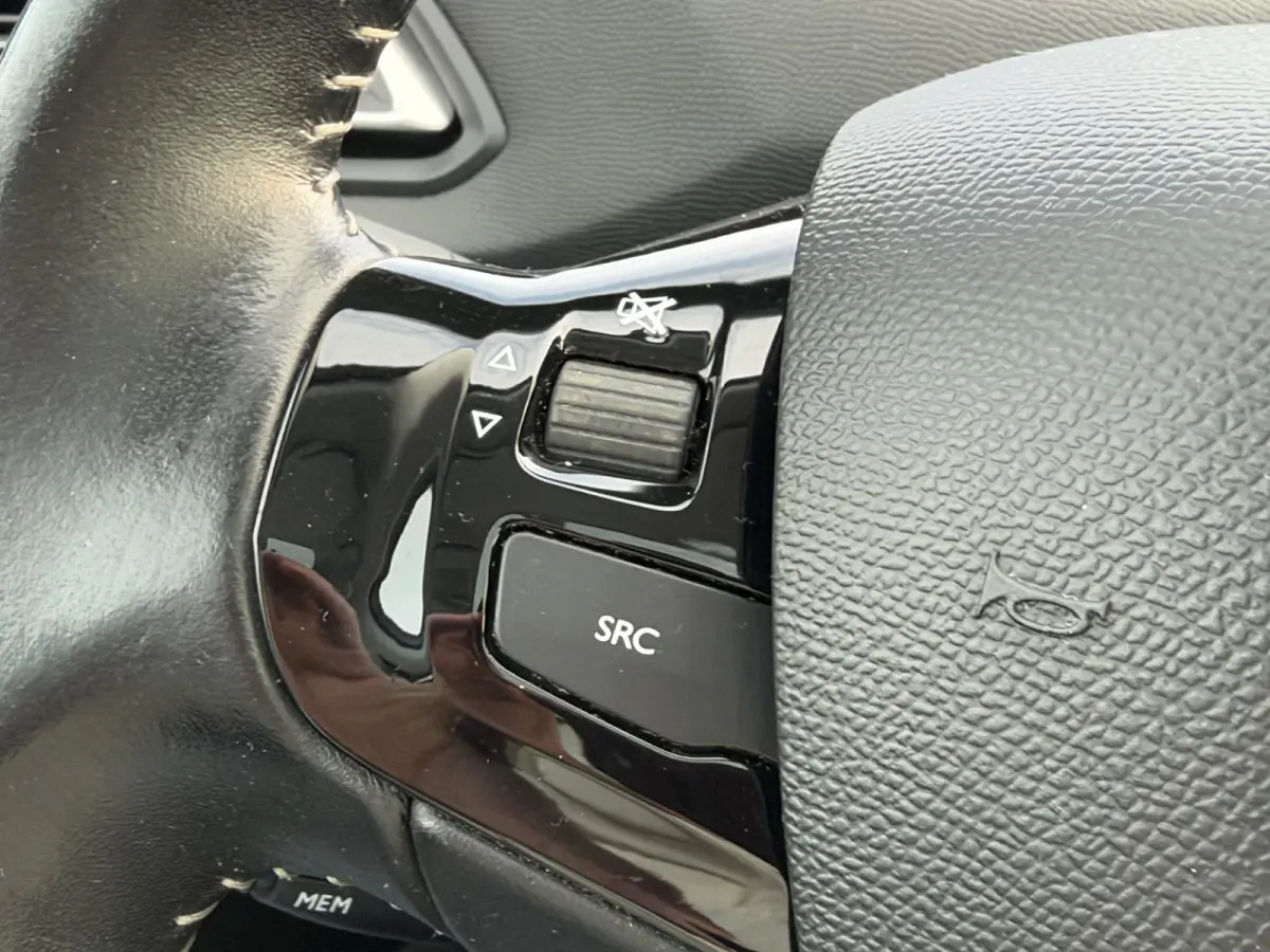 1.2 PureTech Blue Lease Premium Navi|Pano|Camera|Clima|Cruise|Stoelverwarming|N.A.P|APK tot 05-2027