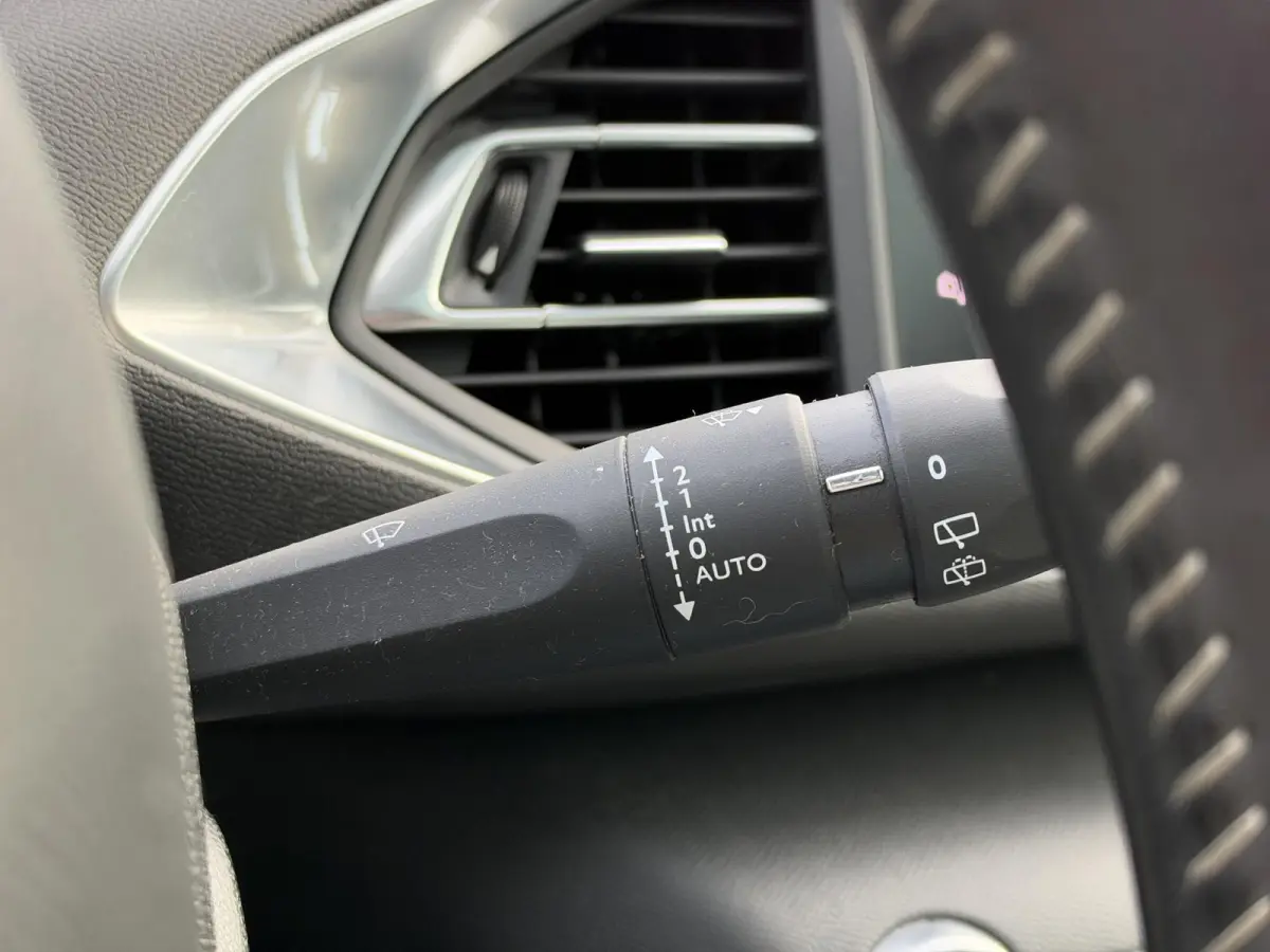 1.2 PureTech Blue Lease Premium Navi|Pano|Camera|Clima|Cruise|Stoelverwarming|N.A.P|APK tot 05-2027