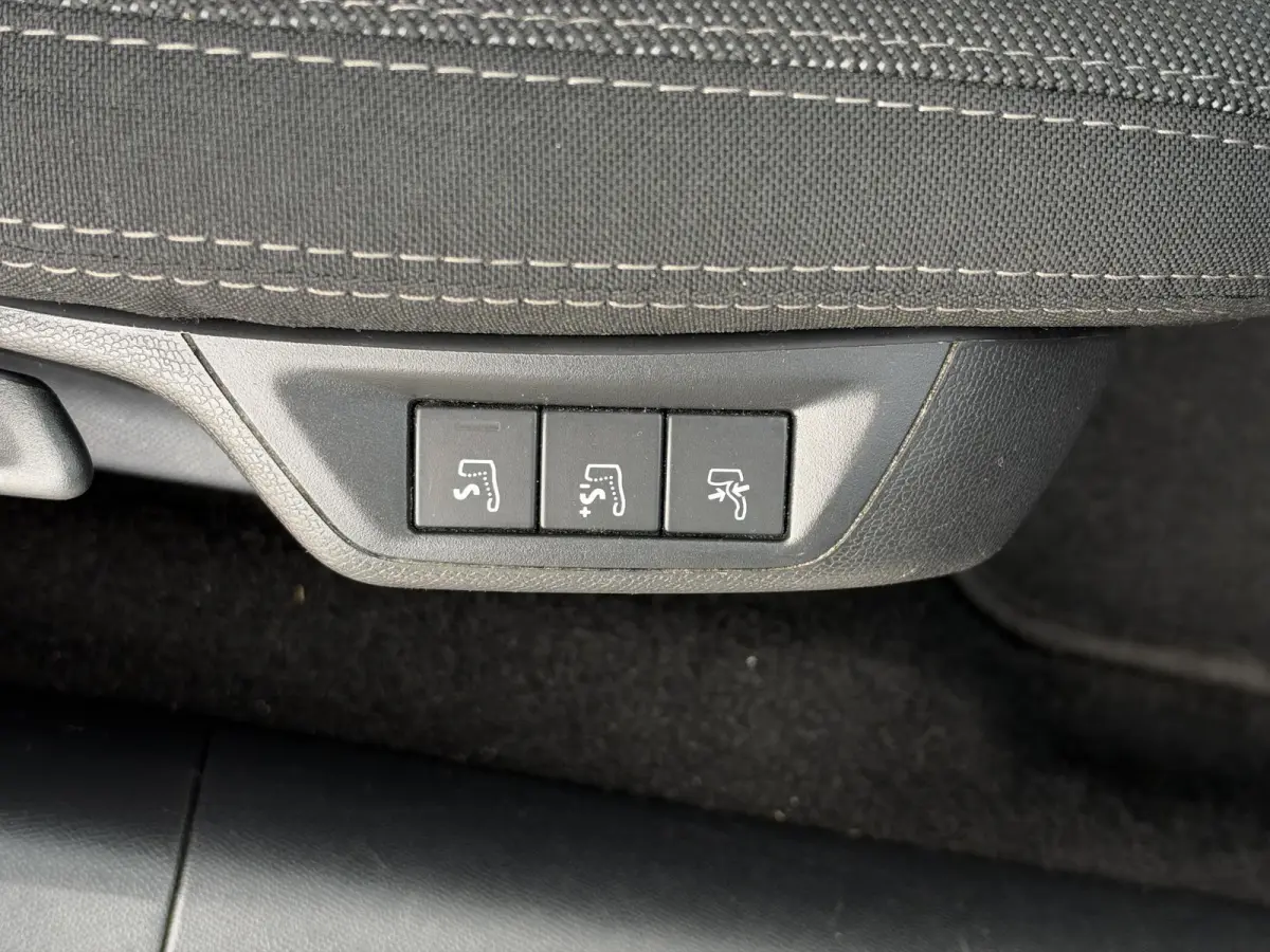 1.2 PureTech Blue Lease Premium Navi|Pano|Camera|Clima|Cruise|Stoelverwarming|N.A.P|APK tot 05-2027