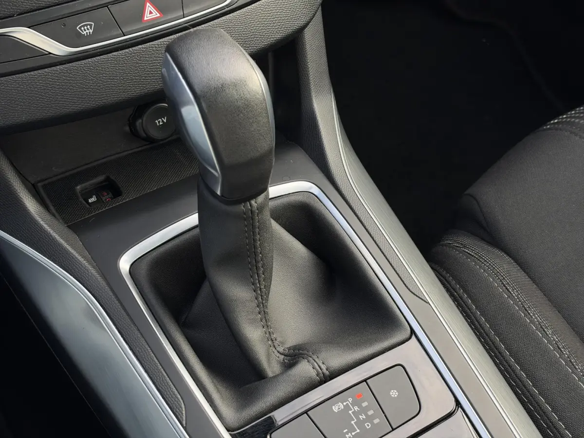 1.2 PureTech Blue Lease Premium Navi|Pano|Camera|Clima|Cruise|Stoelverwarming|N.A.P|APK tot 05-2027