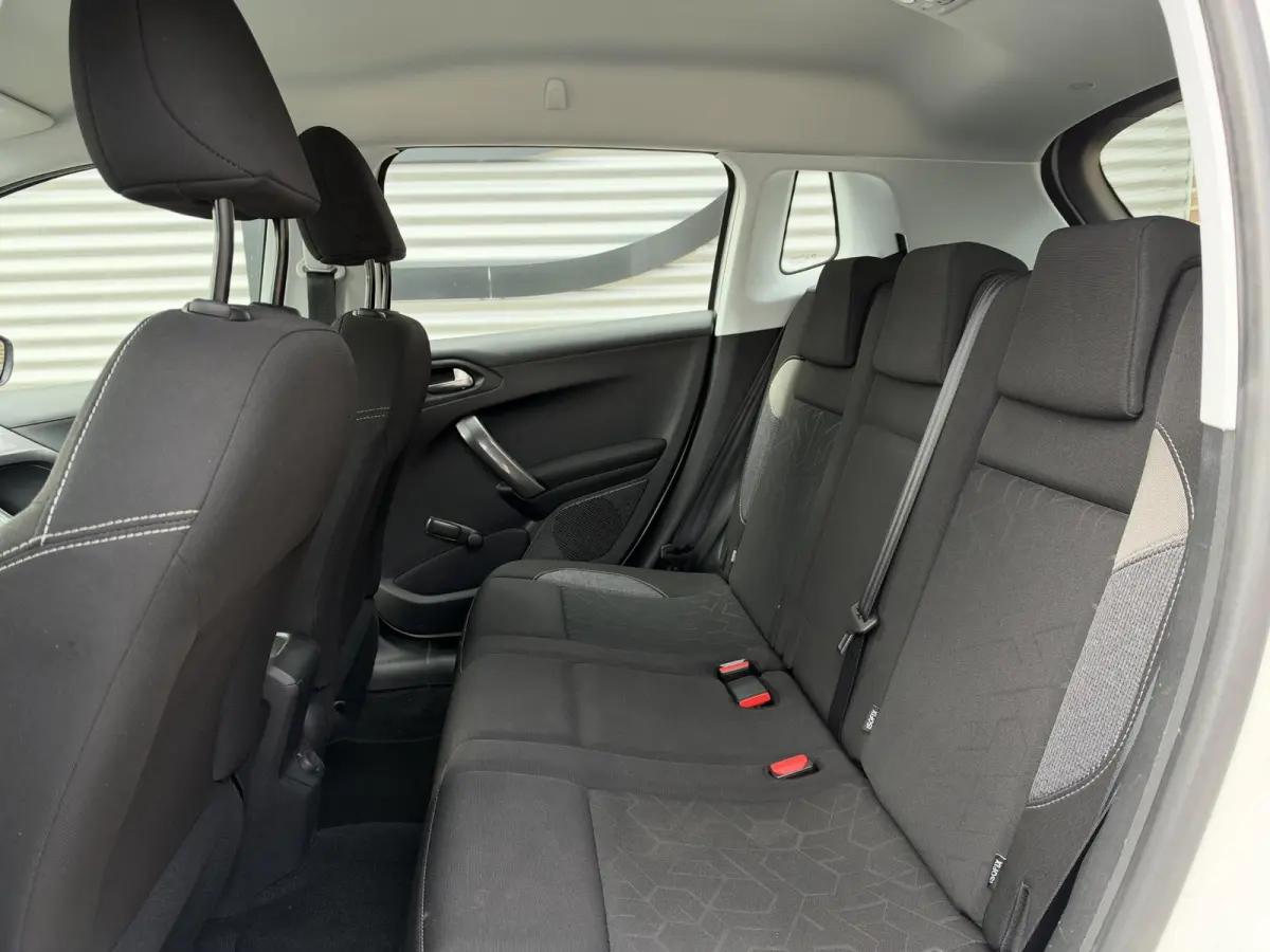 1.2 PureTech Active 1e Eigenaar|Navi|Carplay|D-riem vv in 2025|Clima|Cruise|PDC|N.A.P|Nieuwe APK bij Aflevering