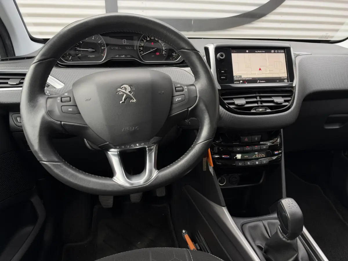 1.2 PureTech Active 1e Eigenaar|Navi|Carplay|D-riem vv in 2025|Clima|Cruise|PDC|N.A.P|Nieuwe APK bij Aflevering