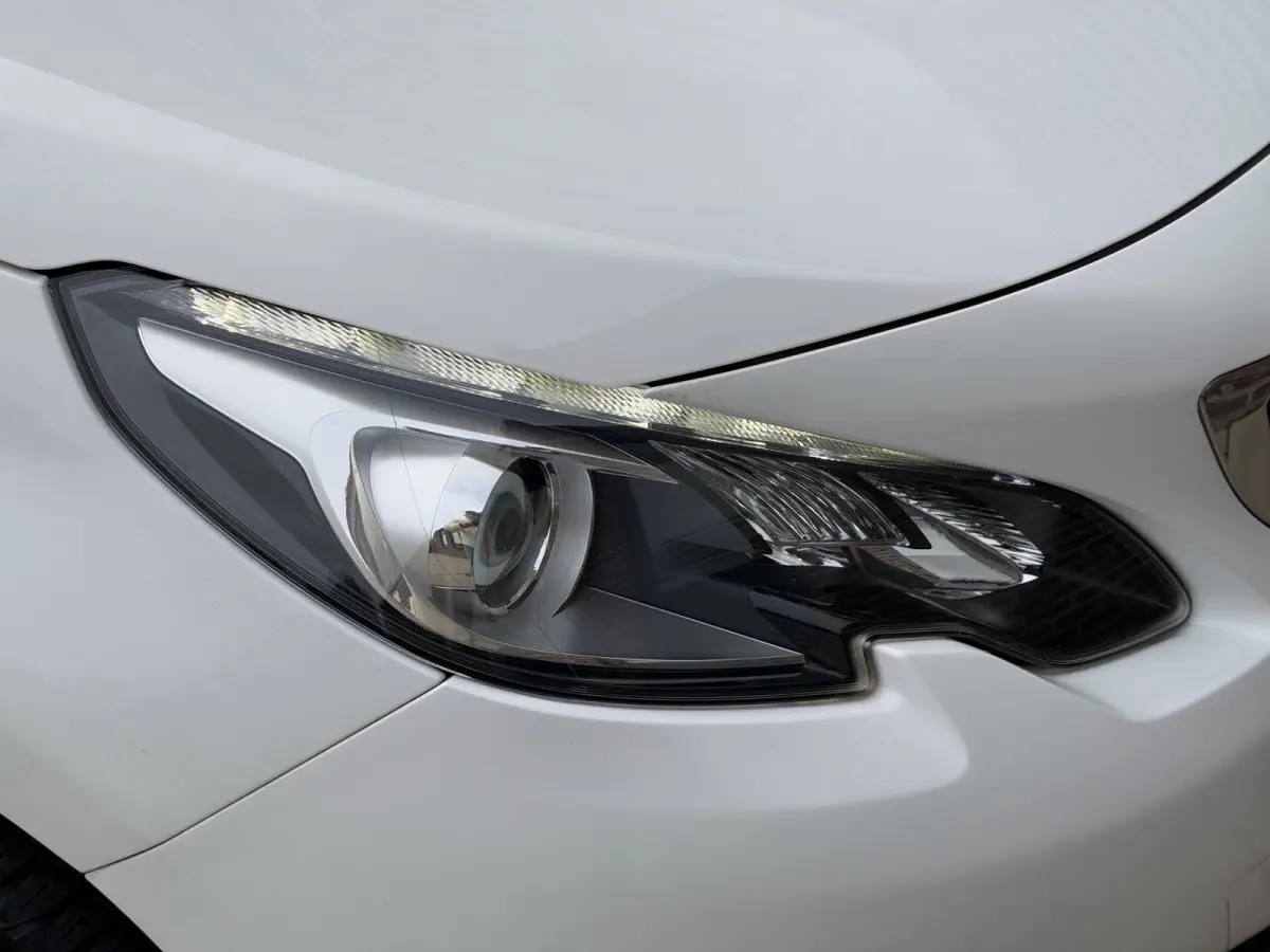 1.2 PureTech Active 1e Eigenaar|Navi|Carplay|D-riem vv in 2025|Clima|Cruise|PDC|N.A.P|Nieuwe APK bij Aflevering