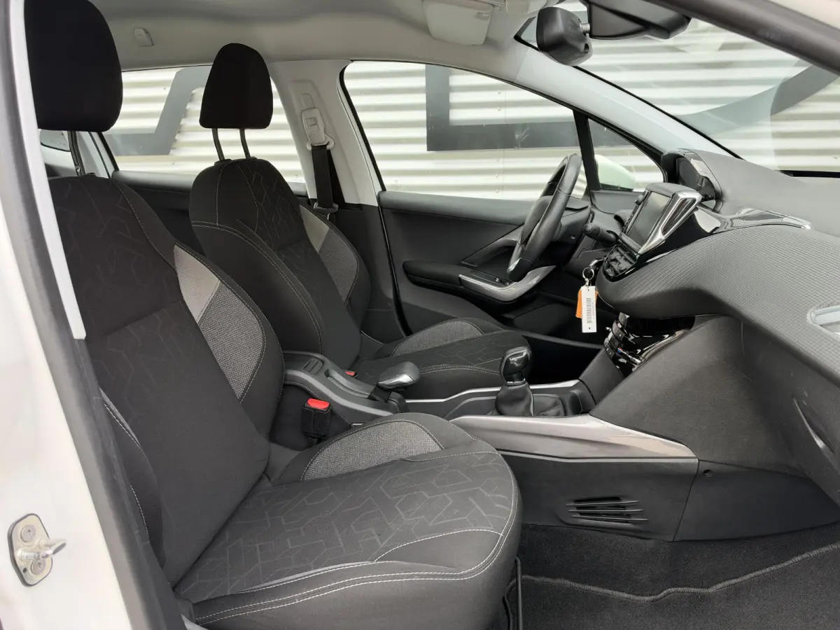 1.2 PureTech Active 1e Eigenaar|Navi|Carplay|D-riem vv in 2025|Clima|Cruise|PDC|N.A.P|Nieuwe APK bij Aflevering