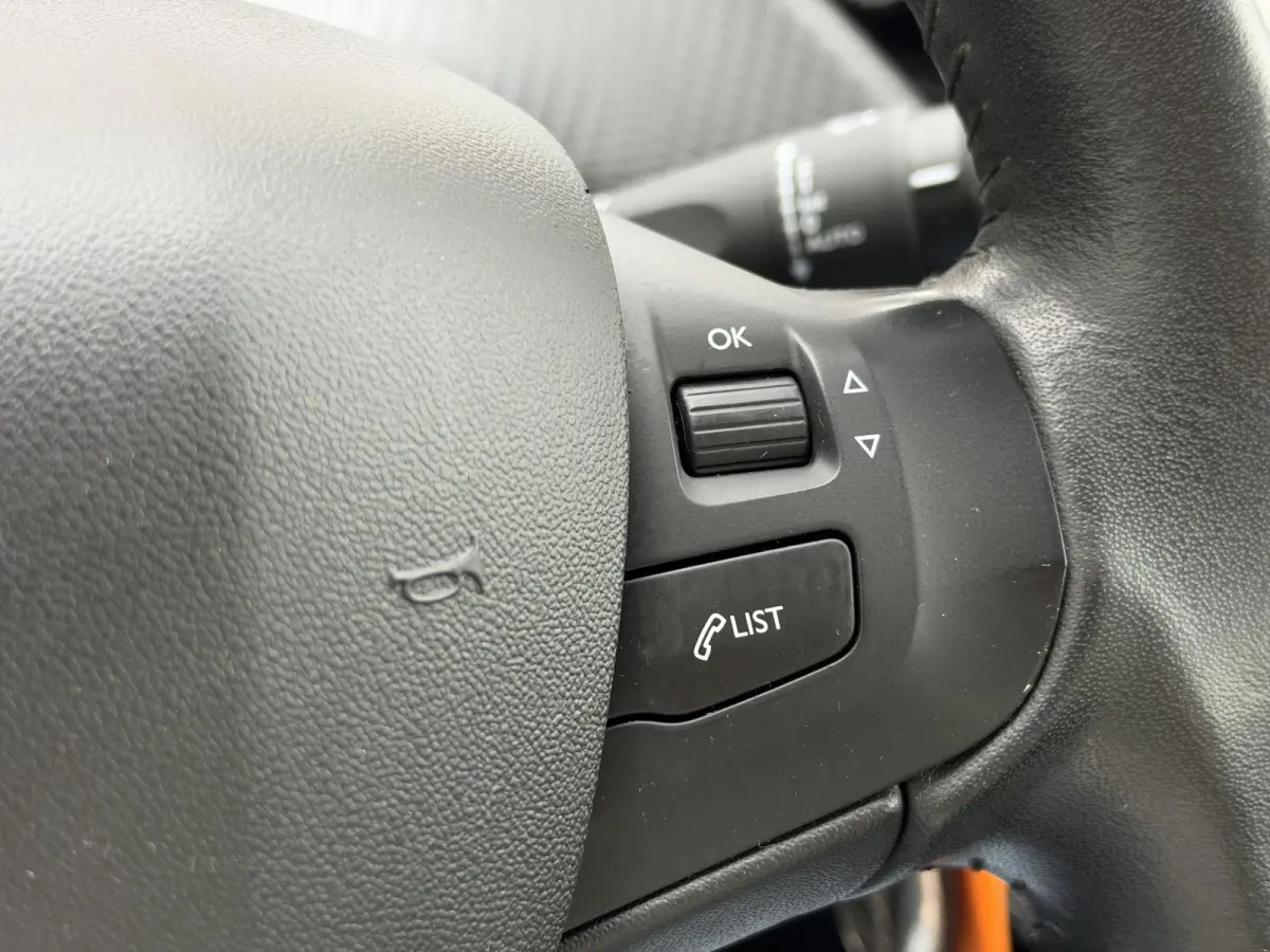 1.2 PureTech Active 1e Eigenaar|Navi|Carplay|D-riem vv in 2025|Clima|Cruise|PDC|N.A.P|Nieuwe APK bij Aflevering