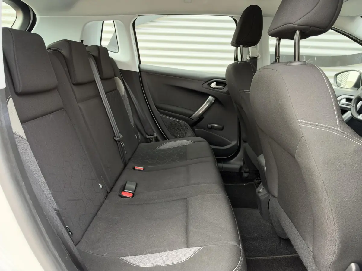 1.2 PureTech Active 1e Eigenaar|Navi|Carplay|D-riem vv in 2025|Clima|Cruise|PDC|N.A.P|Nieuwe APK bij Aflevering