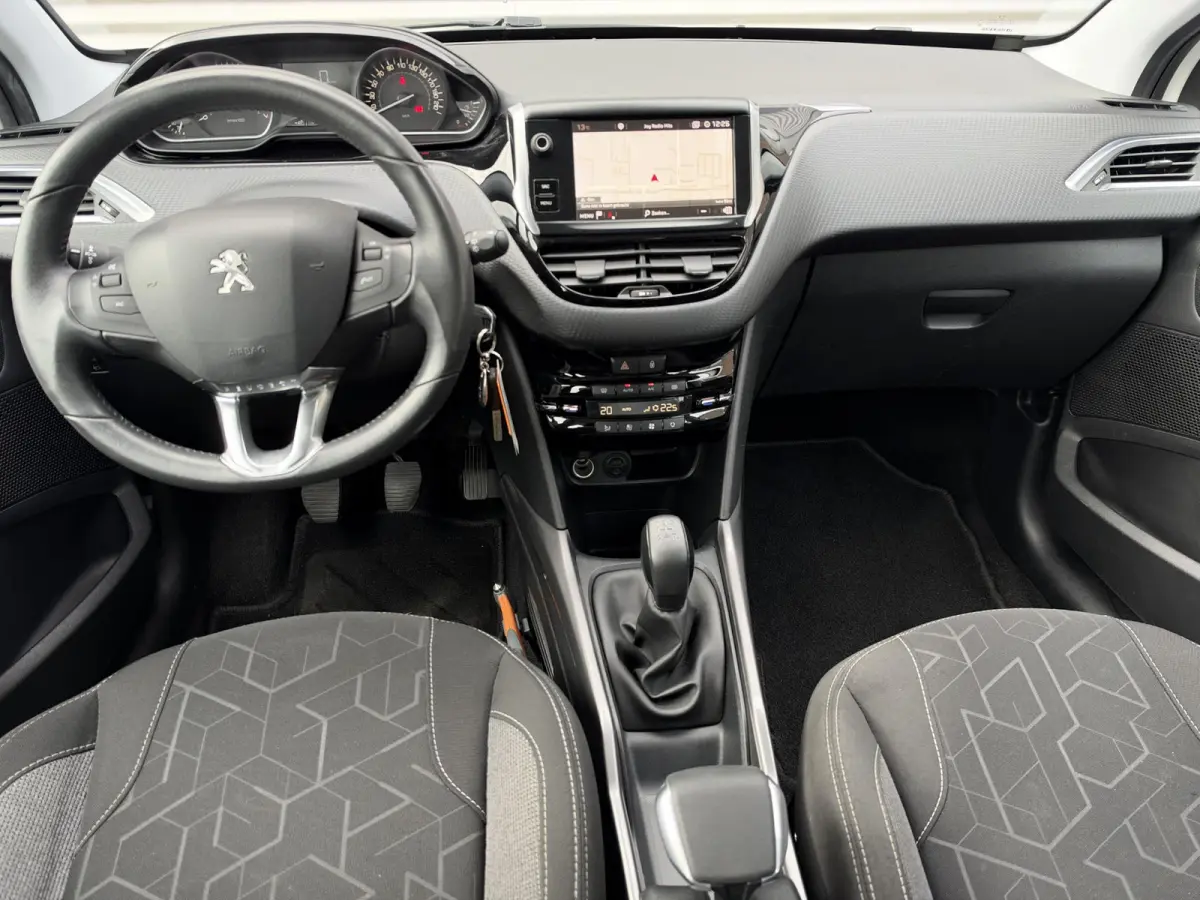 1.2 PureTech Active 1e Eigenaar|Navi|Carplay|D-riem vv in 2025|Clima|Cruise|PDC|N.A.P|Nieuwe APK bij Aflevering