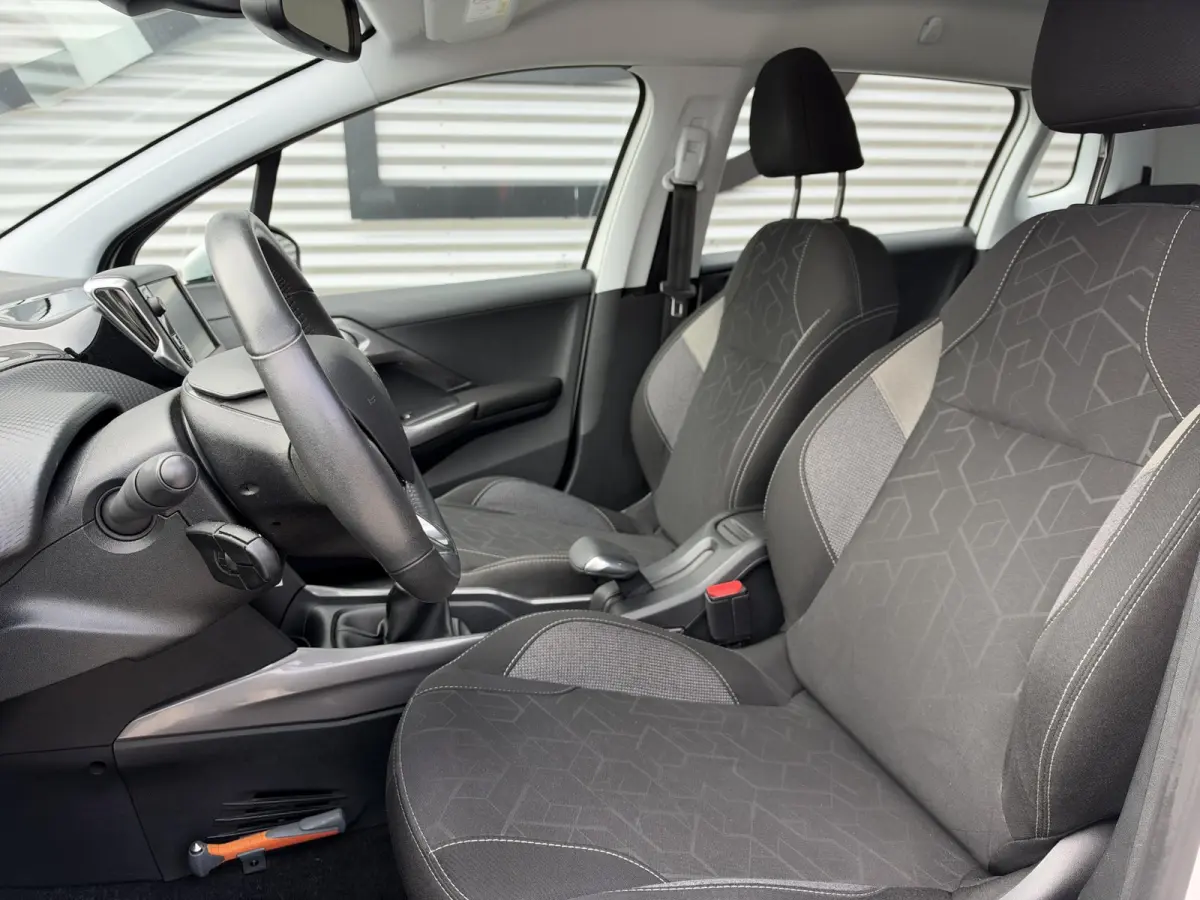 1.2 PureTech Active 1e Eigenaar|Navi|Carplay|D-riem vv in 2025|Clima|Cruise|PDC|N.A.P|Nieuwe APK bij Aflevering