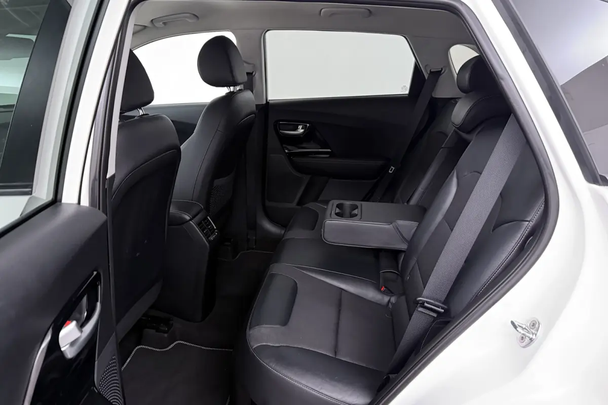 1.6 GDi Hybrid DynamicPlusLine (CAMERA, STOEL/STUUR VERWARMING, CRUISE ADAPTIEF)