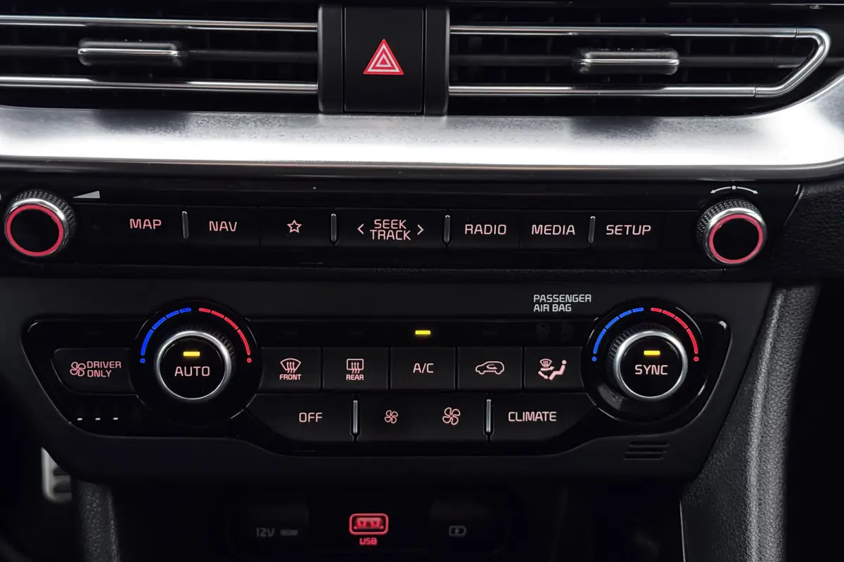 1.6 GDi Hybrid DynamicPlusLine (CAMERA, STOEL/STUUR VERWARMING, CRUISE ADAPTIEF)