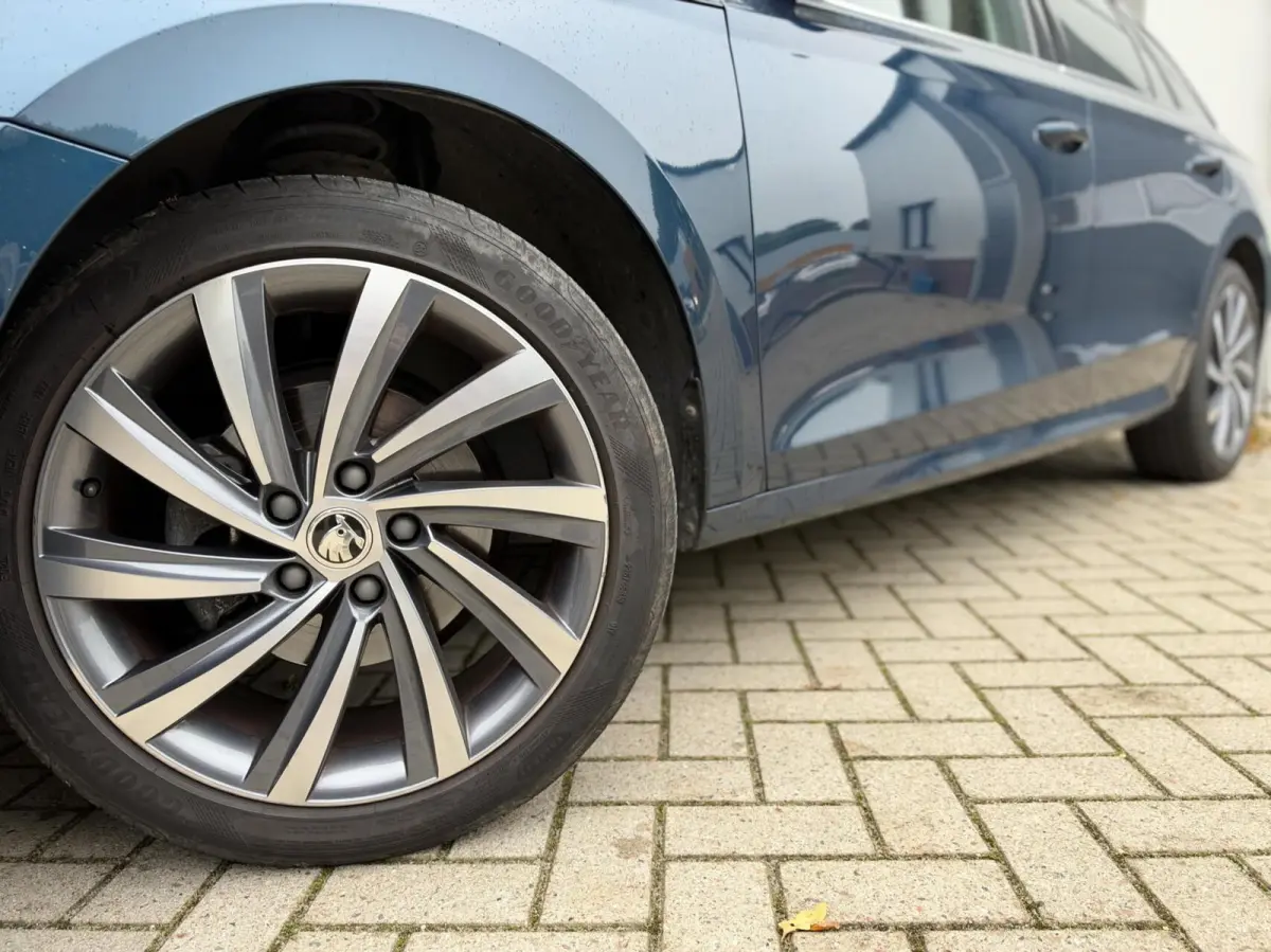 1.0 e-TSI Business Edition Plus | Carplay | Adaptive cruise | Climate | Soelverwarming | DAB | Sensoren