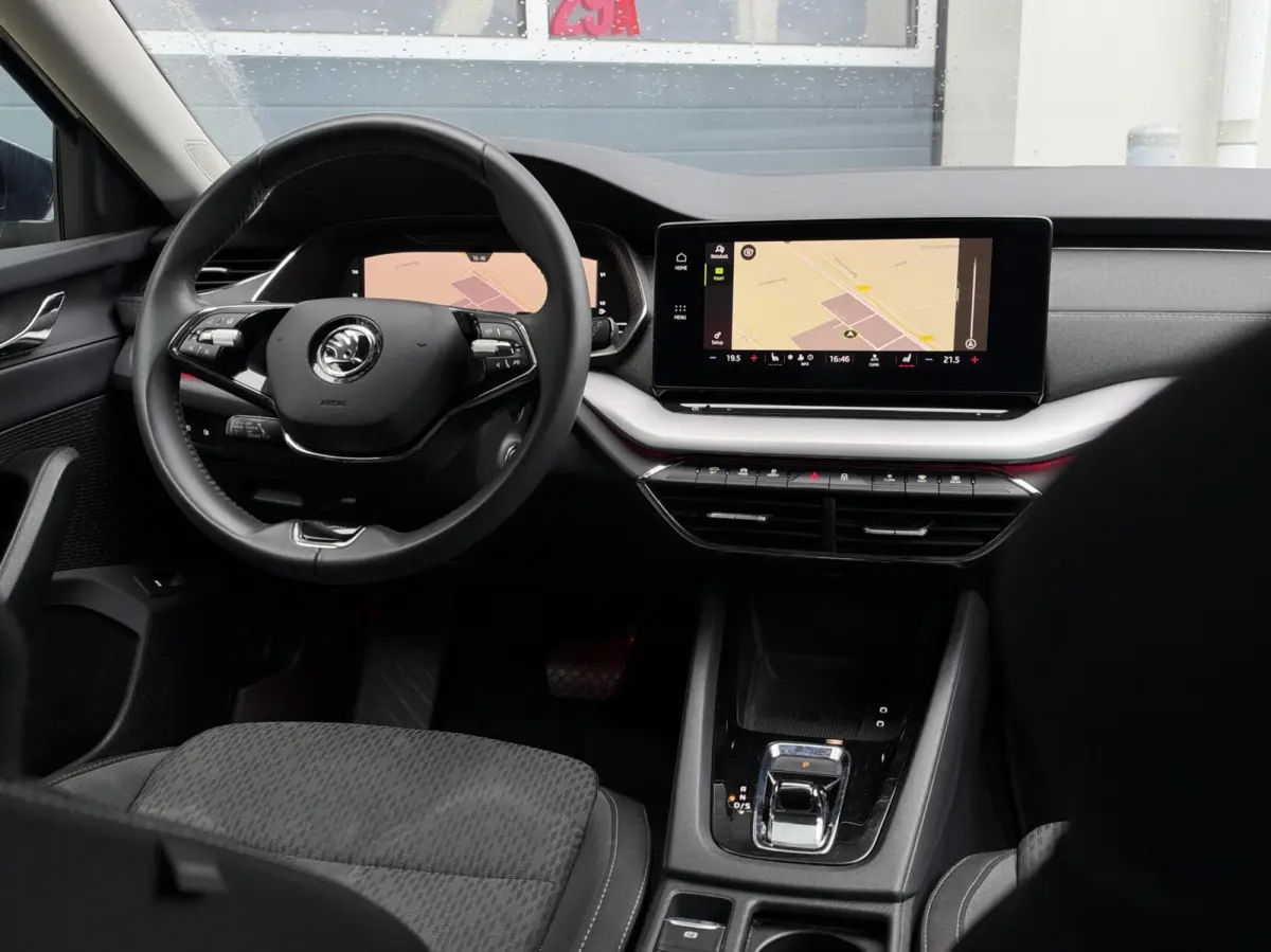 1.0 e-TSI Business Edition Plus | Carplay | Adaptive cruise | Climate | Soelverwarming | DAB | Sensoren