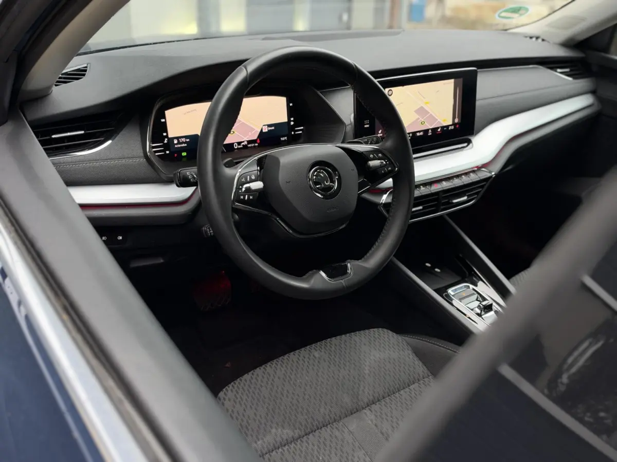 1.0 e-TSI Business Edition Plus | Carplay | Adaptive cruise | Climate | Soelverwarming | DAB | Sensoren