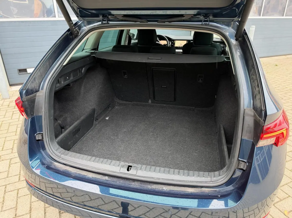 1.0 e-TSI Business Edition Plus | Carplay | Adaptive cruise | Climate | Soelverwarming | DAB | Sensoren