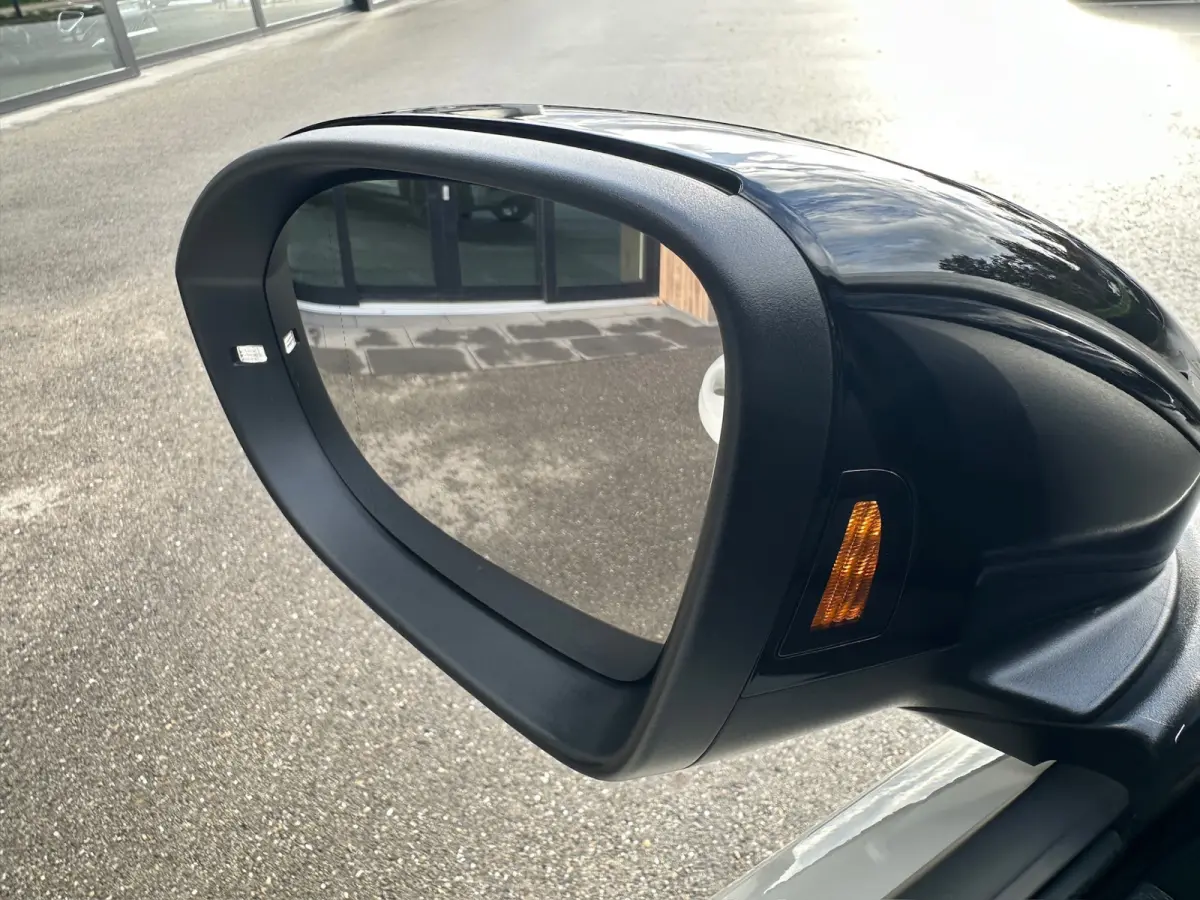 1.5 TSI 150pk DSG R-Line | Black Style | 19 Inch | Panoramadak | Camera | Keyless | Elek. Achterklep | Dode hoek | Rijklaar incl. 1 jaar Bovag garantie