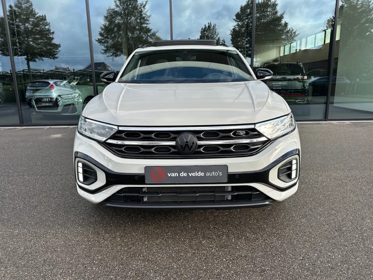 1.5 TSI 150pk DSG R-Line | Black Style | 19 Inch | Panoramadak | Camera | Keyless | Elek. Achterklep | Dode hoek | Rijklaar incl. 1 jaar Bovag garantie