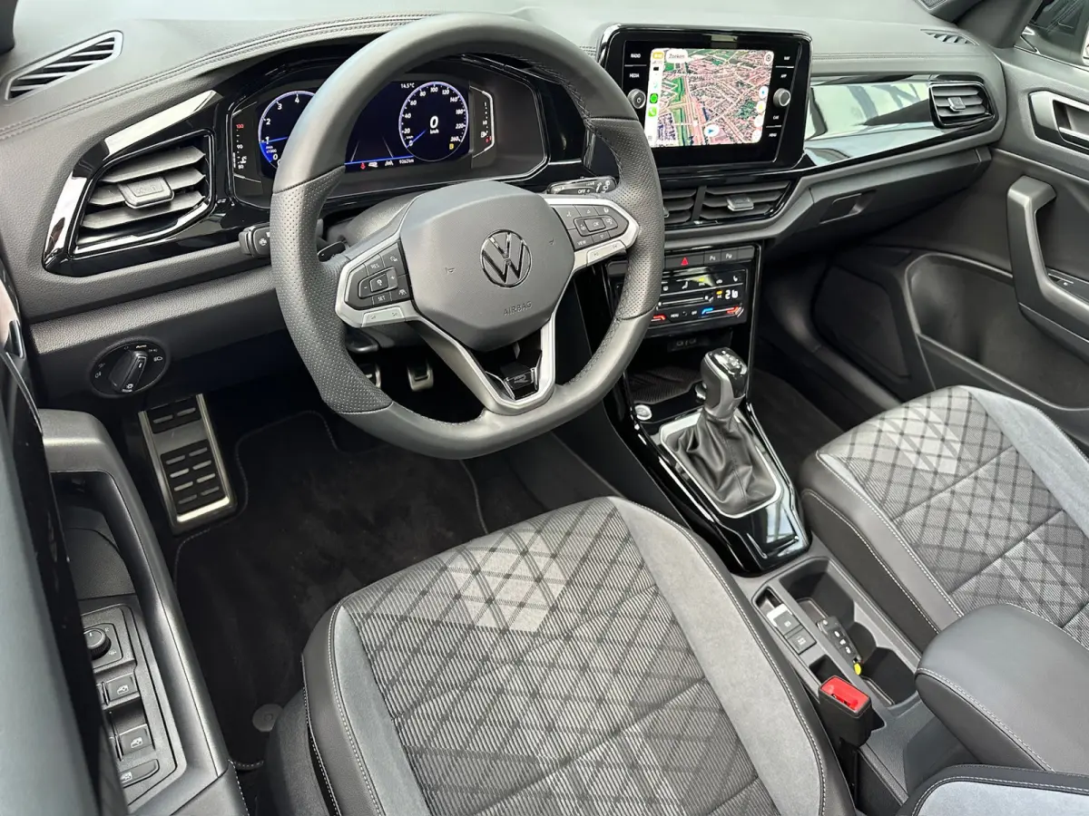 1.5 TSI 150pk DSG R-Line | Black Style | 19 Inch | Panoramadak | Camera | Keyless | Elek. Achterklep | Dode hoek | Rijklaar incl. 1 jaar Bovag garantie