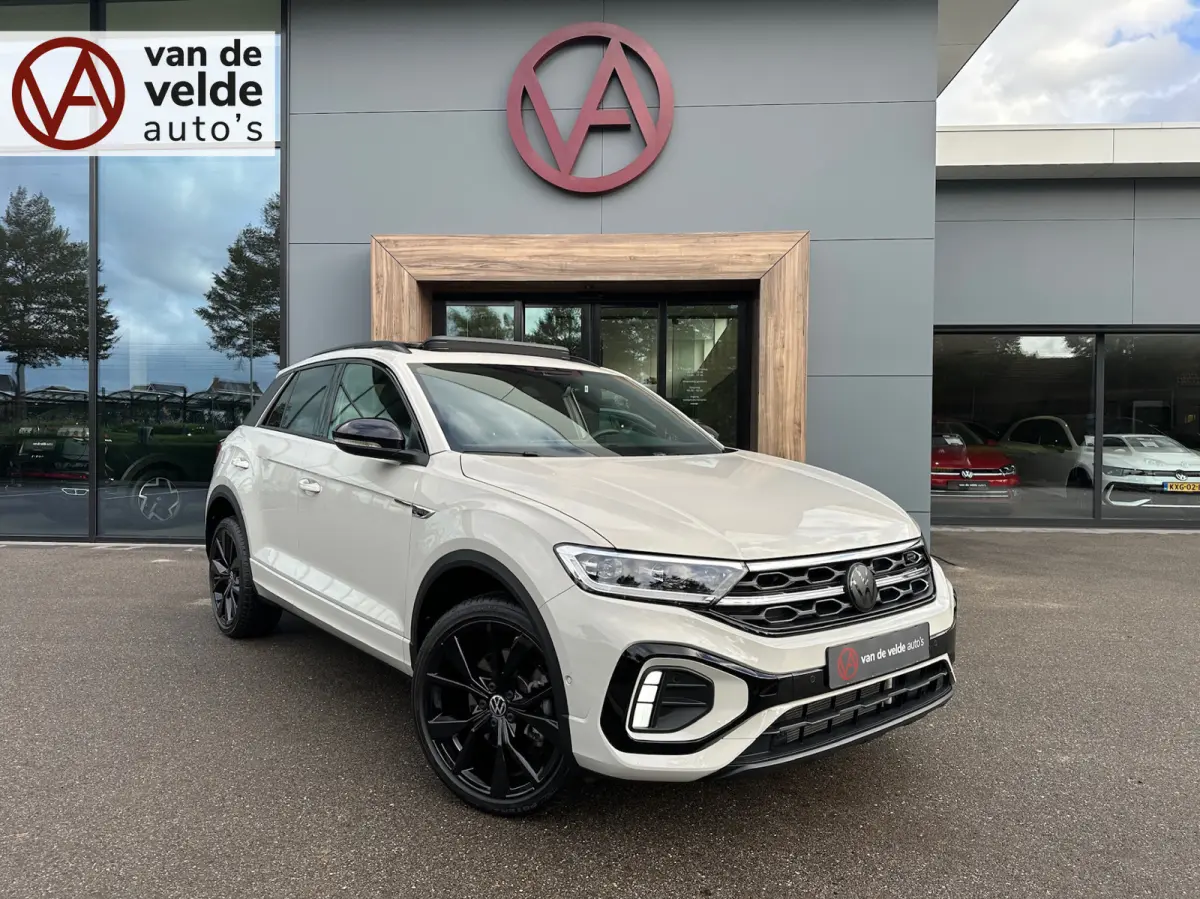 1.5 TSI 150pk DSG R-Line | Black Style | 19 Inch | Panoramadak | Camera | Keyless | Elek. Achterklep | Dode hoek | Rijklaar incl. 1 jaar Bovag garantie
