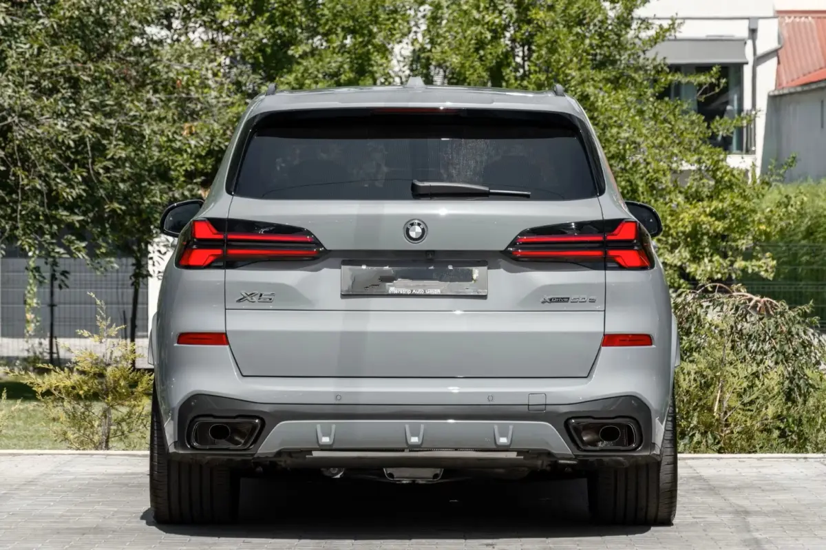 xDrive50e M-SPORT Pro ** LED, GRAU LEDER, NAVI+, PANORAMA, TREKH, 22-invh LMV, LUCHT ** Ex BMW - UNFALLFREI ** ** INFORMEER OOK NAAR ONZE AANTREKKELIJKE FINANCIAL-LEASE TARIEVEN **