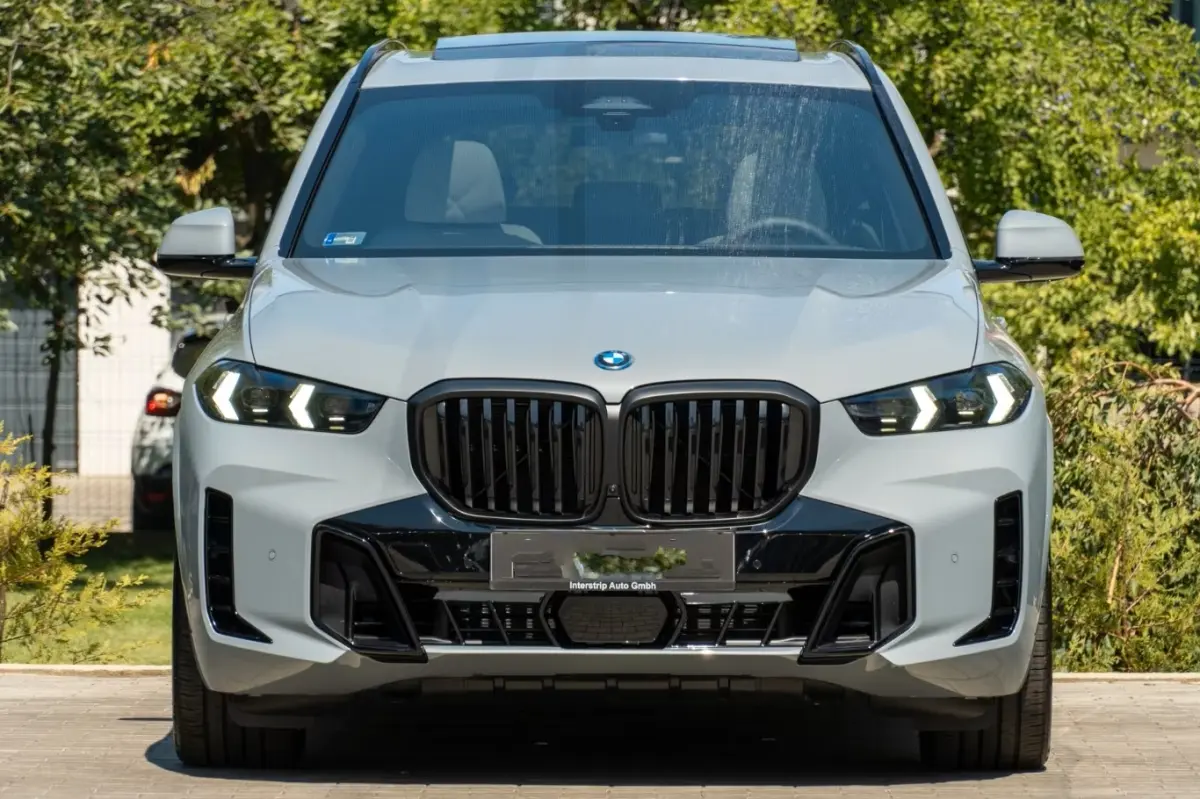 xDrive50e M-SPORT Pro ** LED, GRAU LEDER, NAVI+, PANORAMA, TREKH, 22-invh LMV, LUCHT ** Ex BMW - UNFALLFREI ** ** INFORMEER OOK NAAR ONZE AANTREKKELIJKE FINANCIAL-LEASE TARIEVEN **