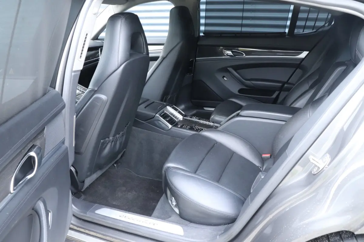 3.0 4S Executive | Pano | Sport | Bose | VOL!