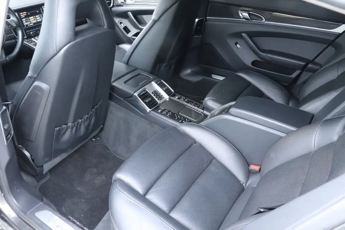 3.0 4S Executive | Pano | Sport | Bose | VOL!