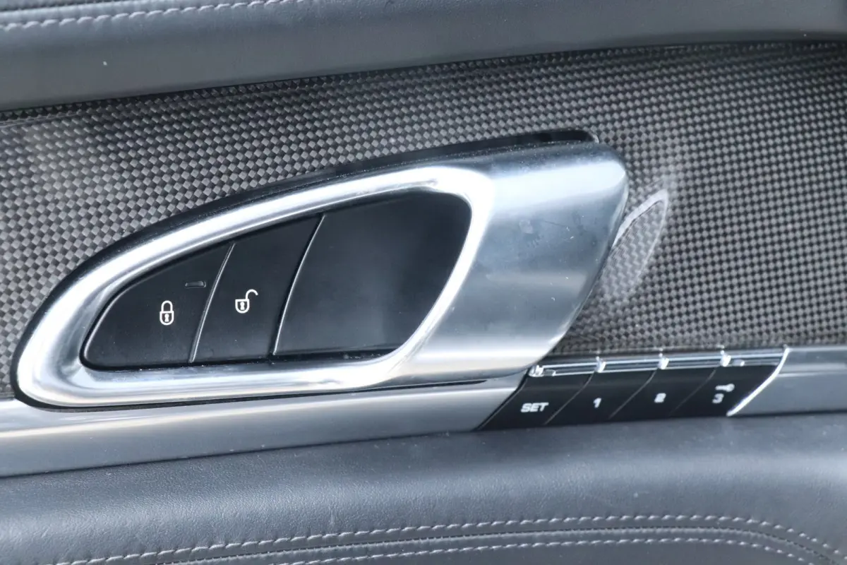 3.0 4S Executive | Pano | Sport | Bose | VOL!