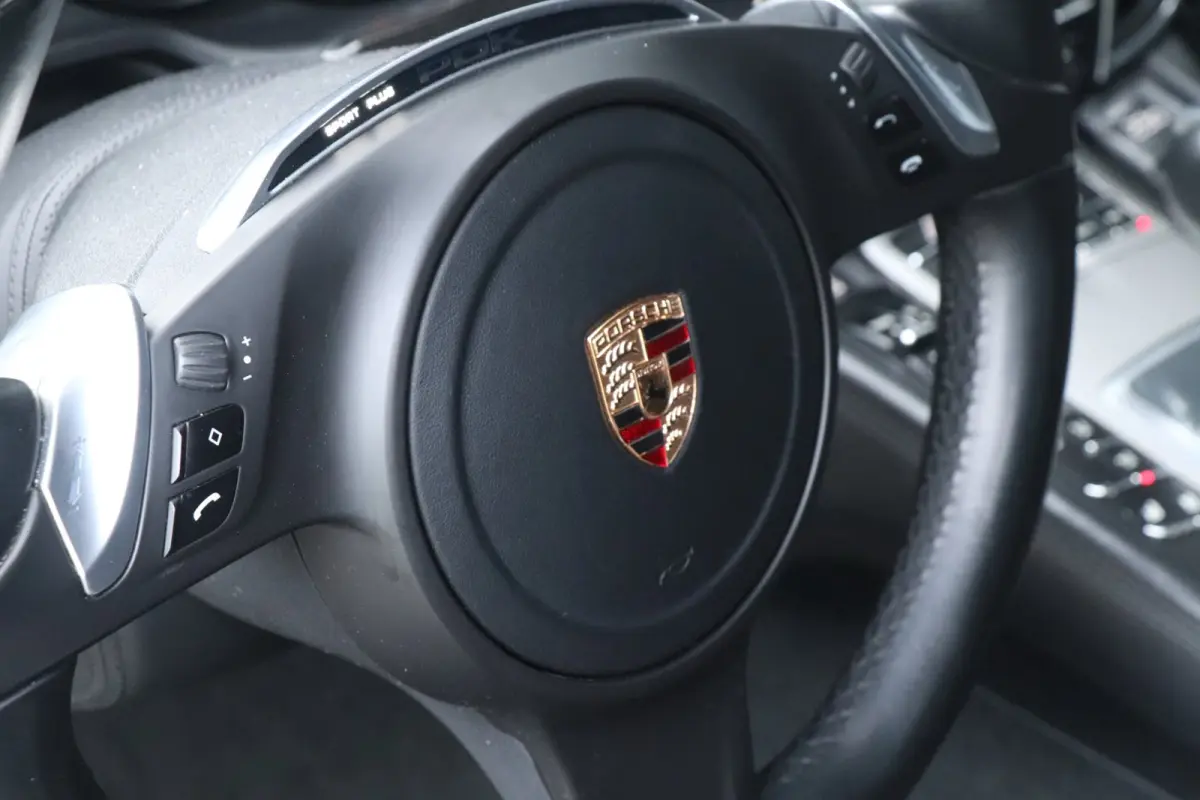 3.0 4S Executive | Pano | Sport | Bose | VOL!