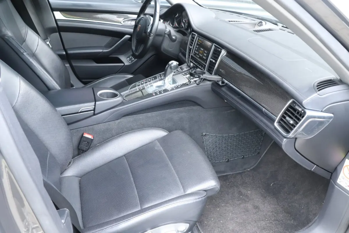 3.0 4S Executive | Pano | Sport | Bose | VOL!