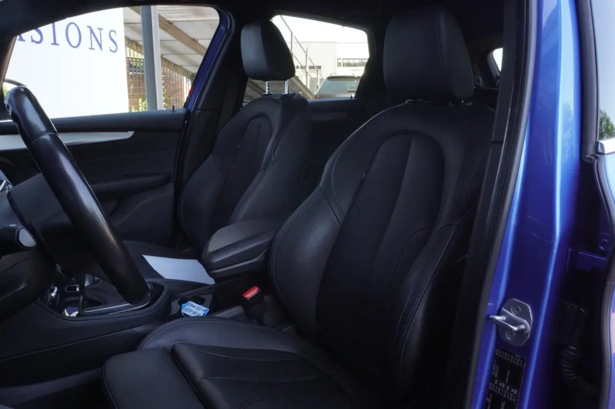 225xe iPerformance Centennial High Executive M sport+navigatie+parkeer-Hulp+volleder+elek-klep = SUPER !