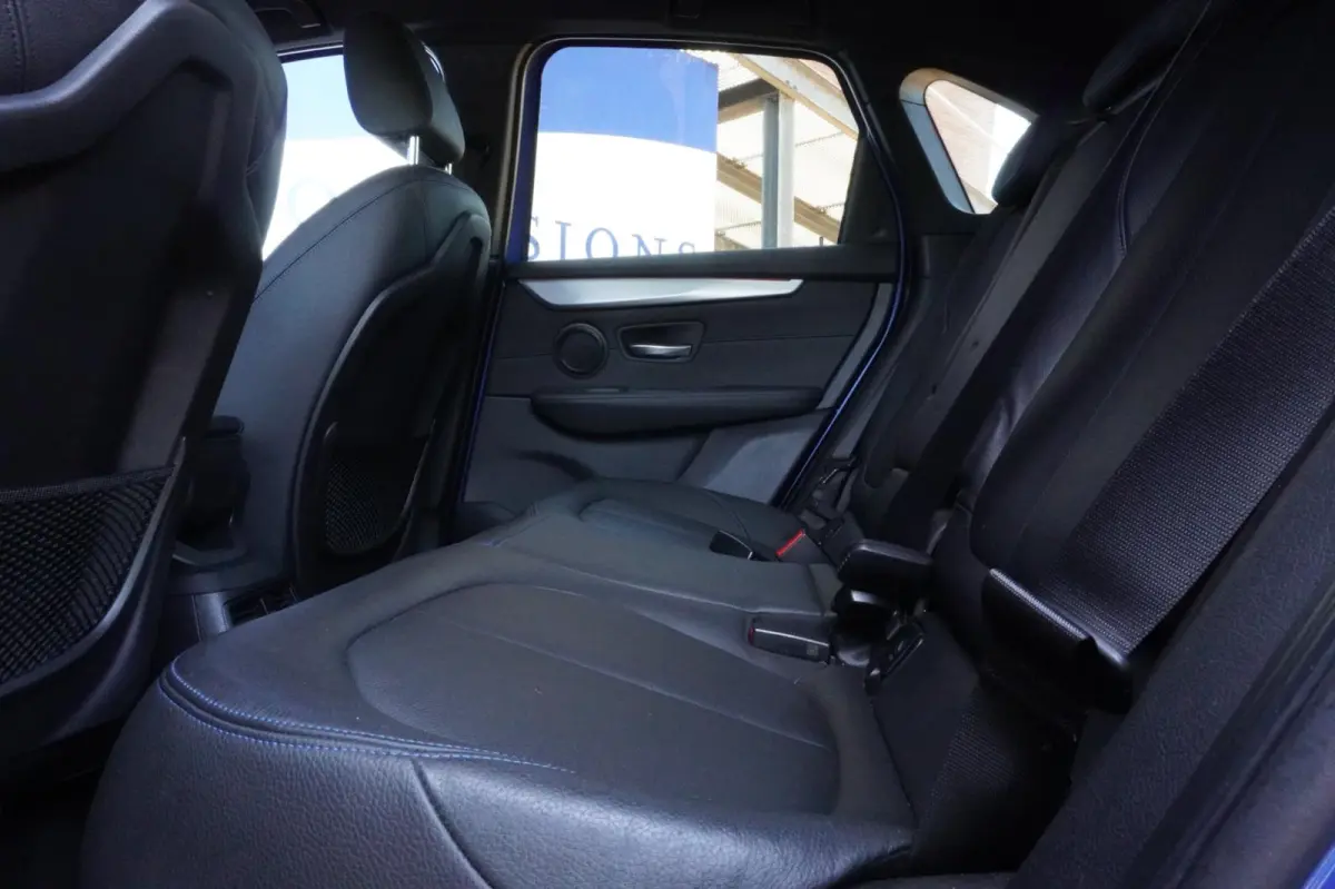 225xe iPerformance Centennial High Executive M sport+navigatie+parkeer-Hulp+volleder+elek-klep = SUPER !