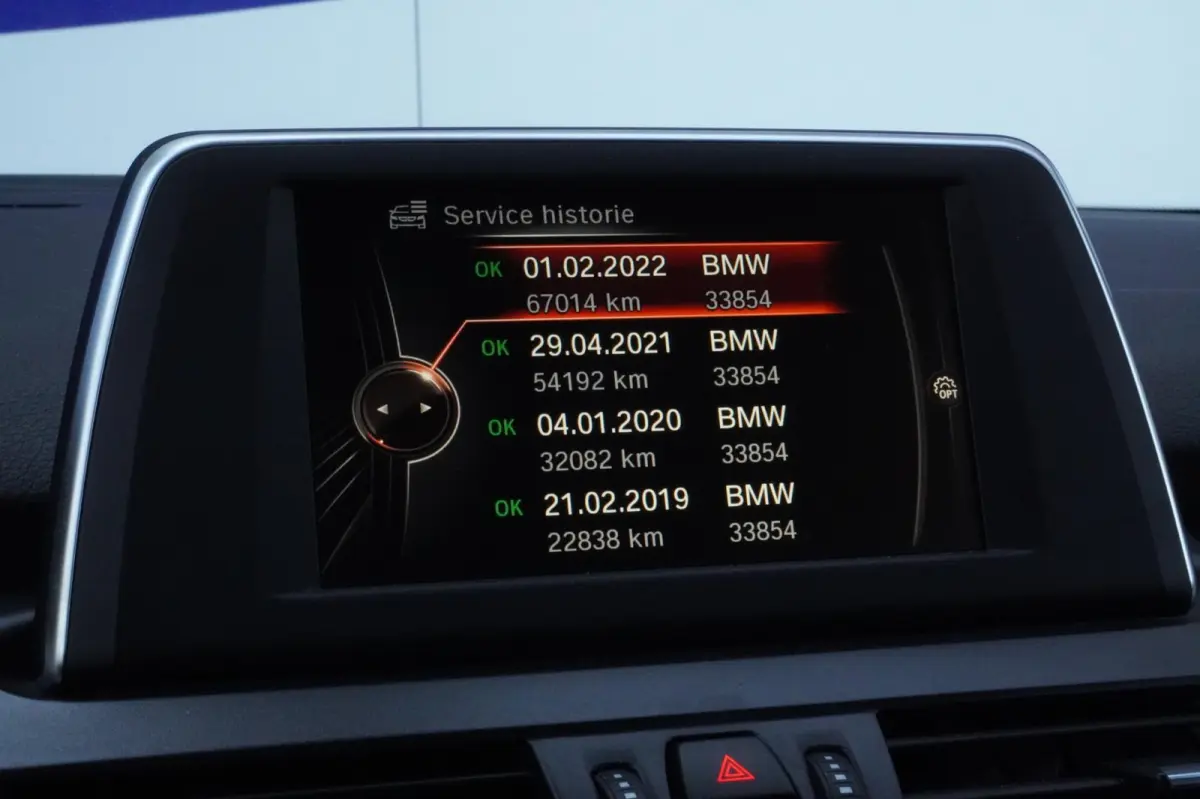 225xe iPerformance Centennial High Executive M sport+navigatie+parkeer-Hulp+volleder+elek-klep = SUPER !