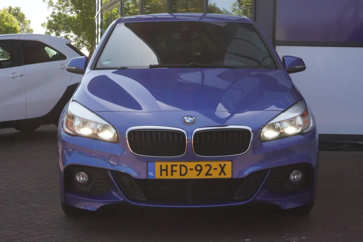 225xe iPerformance Centennial High Executive M sport+navigatie+parkeer-Hulp+volleder+elek-klep = SUPER !