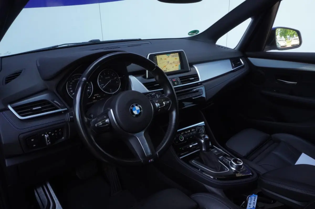 225xe iPerformance Centennial High Executive M sport+navigatie+parkeer-Hulp+volleder+elek-klep = SUPER !