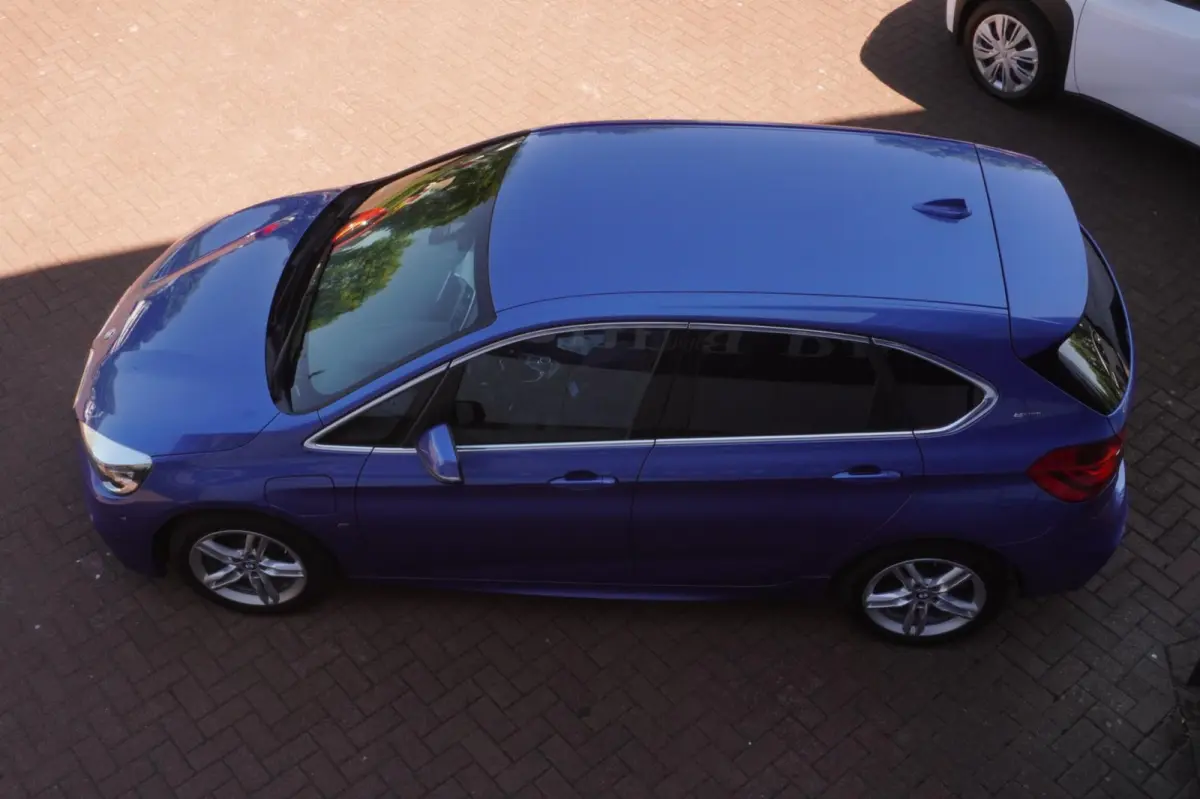225xe iPerformance Centennial High Executive M sport+navigatie+parkeer-Hulp+volleder+elek-klep = SUPER !