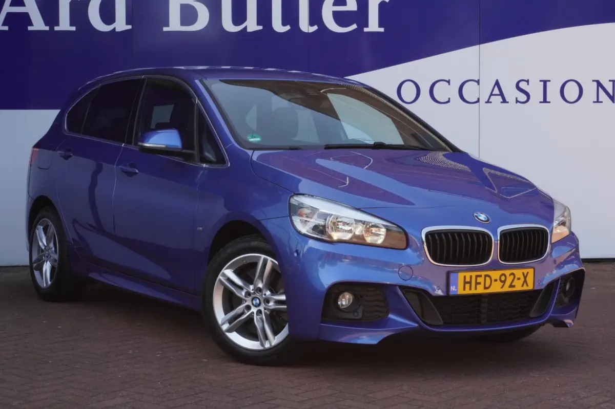 225xe iPerformance Centennial High Executive M sport+navigatie+parkeer-Hulp+volleder+elek-klep = SUPER !