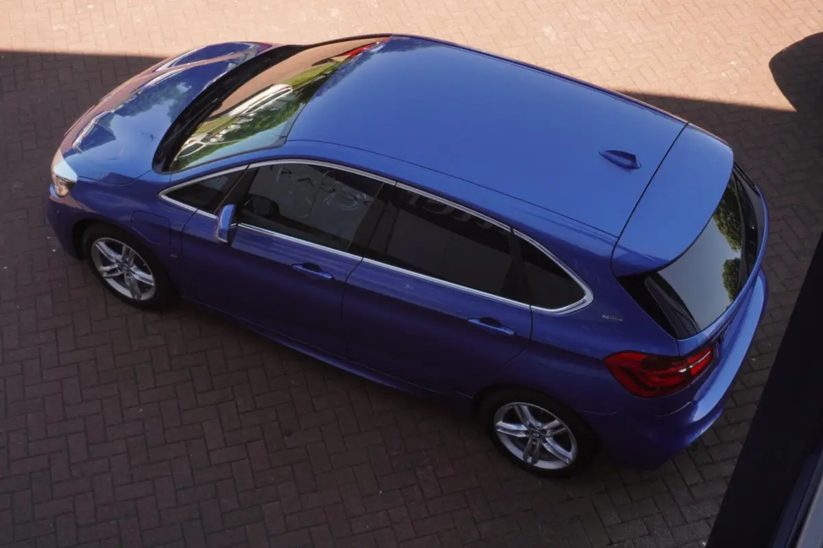 225xe iPerformance Centennial High Executive M sport+navigatie+parkeer-Hulp+volleder+elek-klep = SUPER !