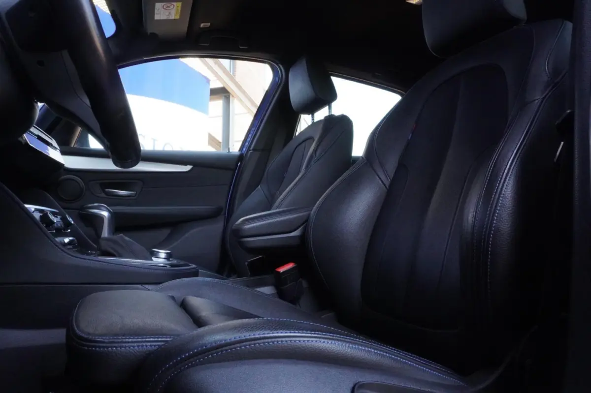 225xe iPerformance Centennial High Executive M sport+navigatie+parkeer-Hulp+volleder+elek-klep = SUPER !